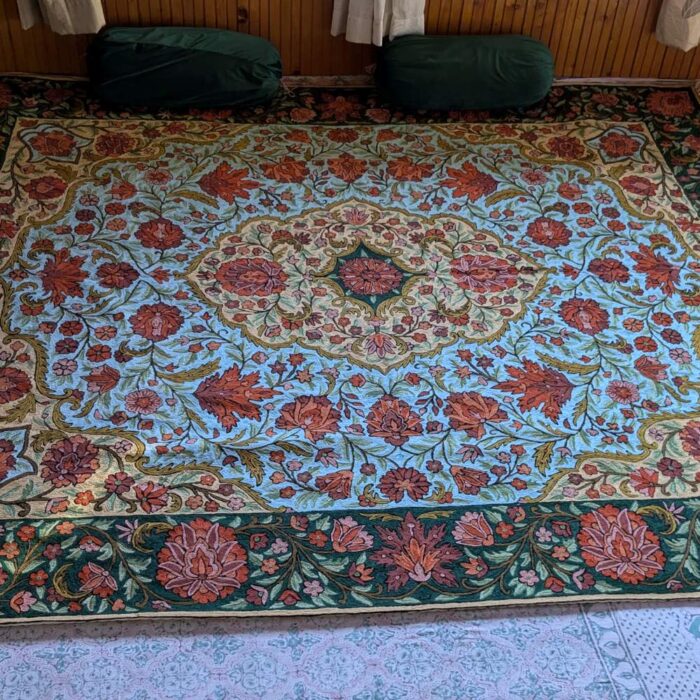 Royal Kashmiri Carpet/Rug Hand-Embroidered 10*8 With Chainstitch Embroidery Green - Image 4