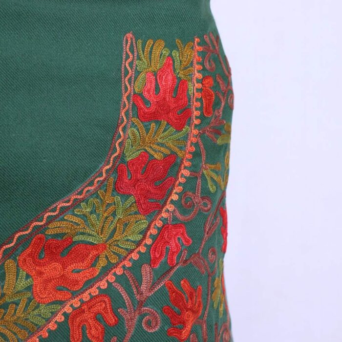 Green Chinari Jaama All Over Woolen Kashmiri Suit 3PC With Embroidery | Mumina - Image 3