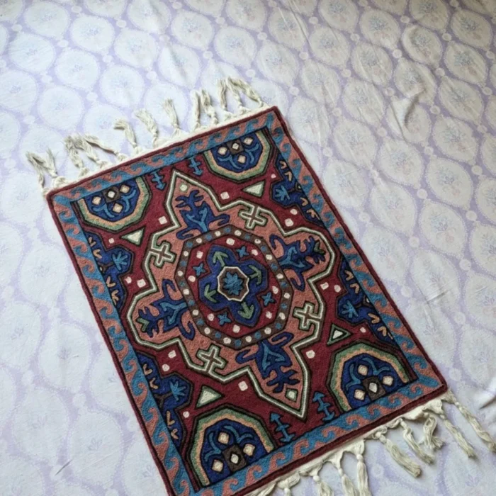 Artistic Versatile Kashmiri Chain-Stitch Rug (2ft x 1.5ft) - Image 2