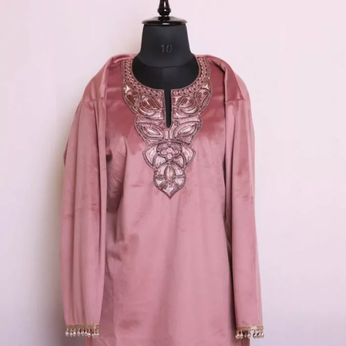 Beautiful Pink Velvet Tilla Pheran Kurta from Kashmir - Iltija - Image 2