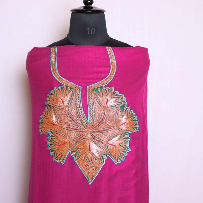 Pink and Golden Kashmiri Tilla 3PC Woolen Suit | With Dupatta | Loom Collection - Image 2