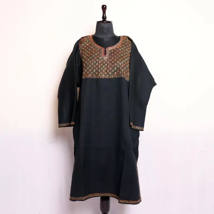 Black Square Nal Kashmiri Pheran in Pure Wool with Sozni Handwork - Image 2