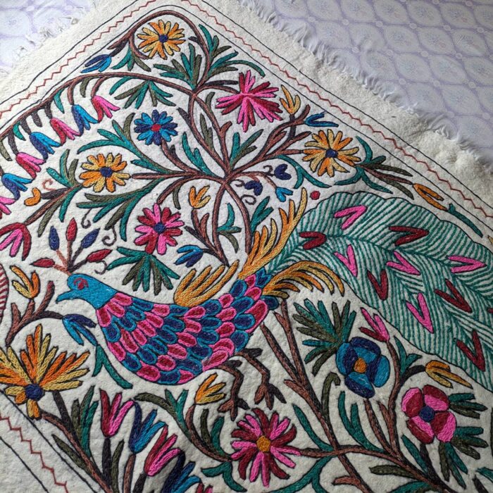 Beautiful Large Wool Namda Rug Peacock Design, Pure Wool and Hand Embroidered 6x4 feet - Image 3