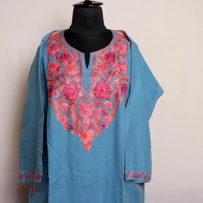 Sana Kashmiri Pheran with Aari Embroidery – Stylish & Warm Winter Wear (W46)