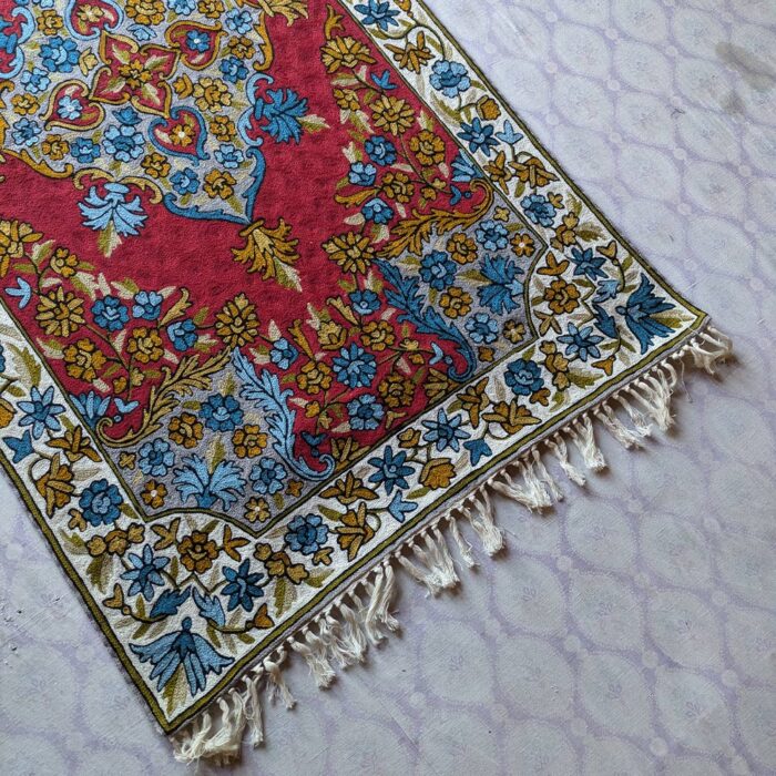 Wool Embroidered Chain Stitch Rug- Elegent and Comfortable Carpet(5*3 ft) - Image 5