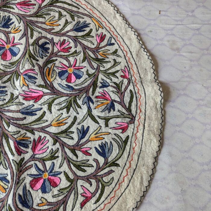 Aru Kashmiri Home Decor Namda Rug - 5 feet, Pure Wool, Handmade - Image 2