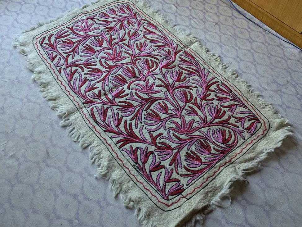 Namdah Rugs Noorie Kashmiri Handmade Namda Rug- Elegent Embroidery (4.5*3 feet ...