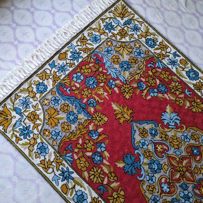 Wool Embroidered Chain Stitch Rug- Elegent and Comfortable Carpet(5*3 ft) - Image 6