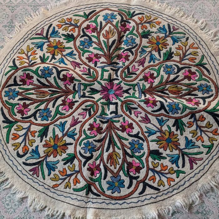 Kashmiri Handmade Round Namda Rug - 4.5FT