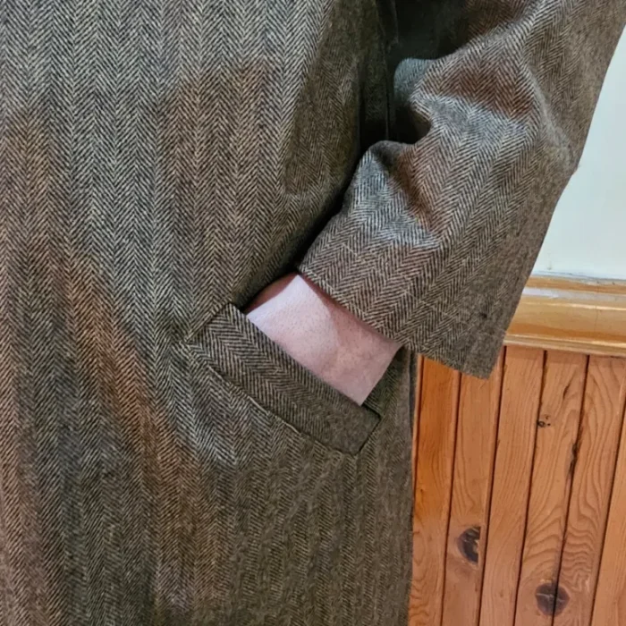 Brown Tweed Pheran Coat for Gents - Warm and Stylish - Image 4