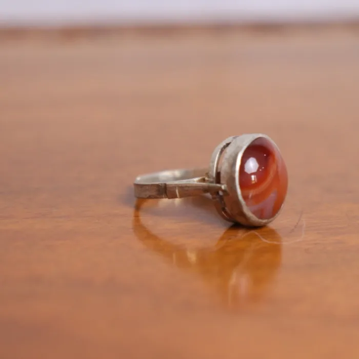 Traditional Antique Silver Adjustable Ring - Natural Aqeeq Stone - Image 2