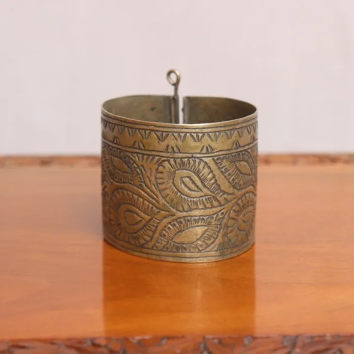 Antique Silver Bracelet – Heritage Elegance