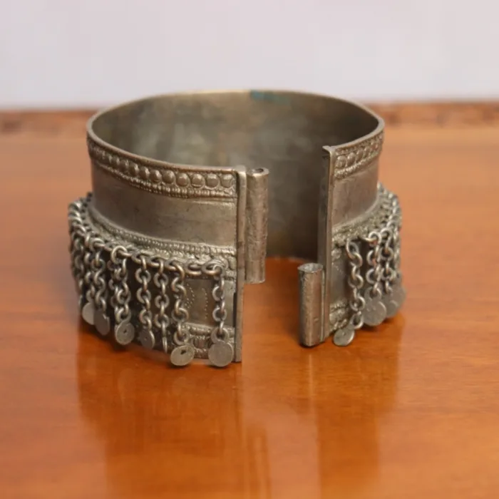 Antique Silver Bracelet – Timeless Elegance - Image 3