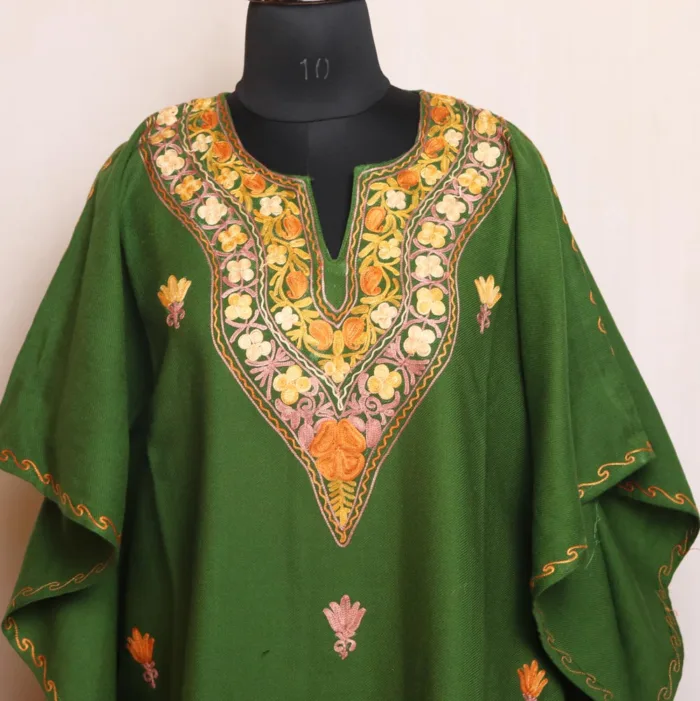 Zufaiz Green Kashmiri Cashmilon Kaftan Set With Aari Embroidery - Image 2