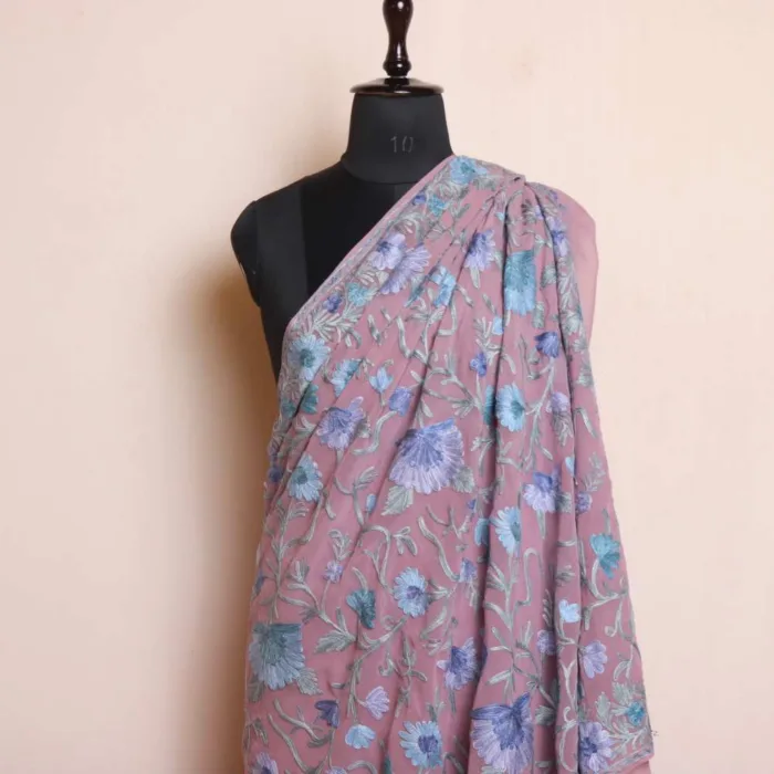 Lavendar Georgette Saree With Jaal Floral Aari Embroidery Pallu - Image 2