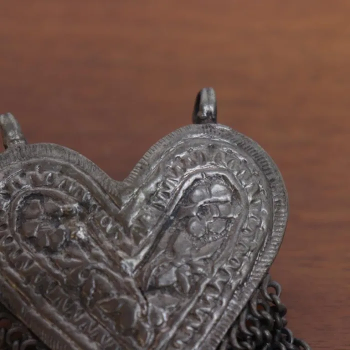 Heart-Shaped Vintage-Inspired Antique Silver Pendant - Image 3