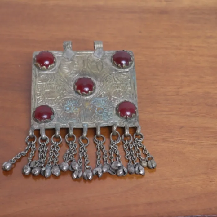 Traditional Antique Silver Pendant – Classic Look