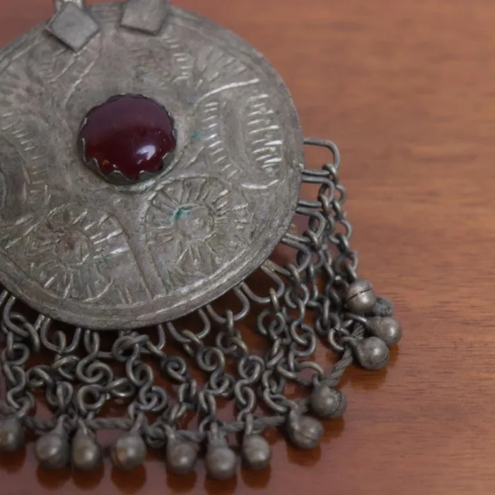 Antique Silver Pendant – Timeless Beauty - Image 2