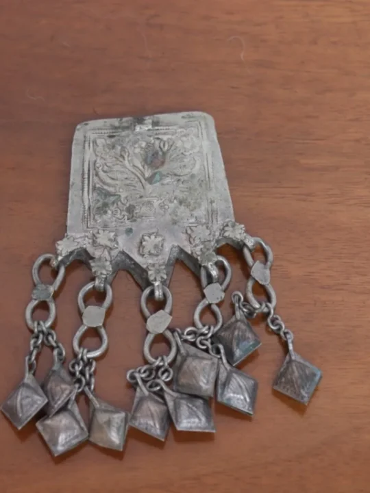 Exquisite Antique Silver Pendant – Timeless Grace