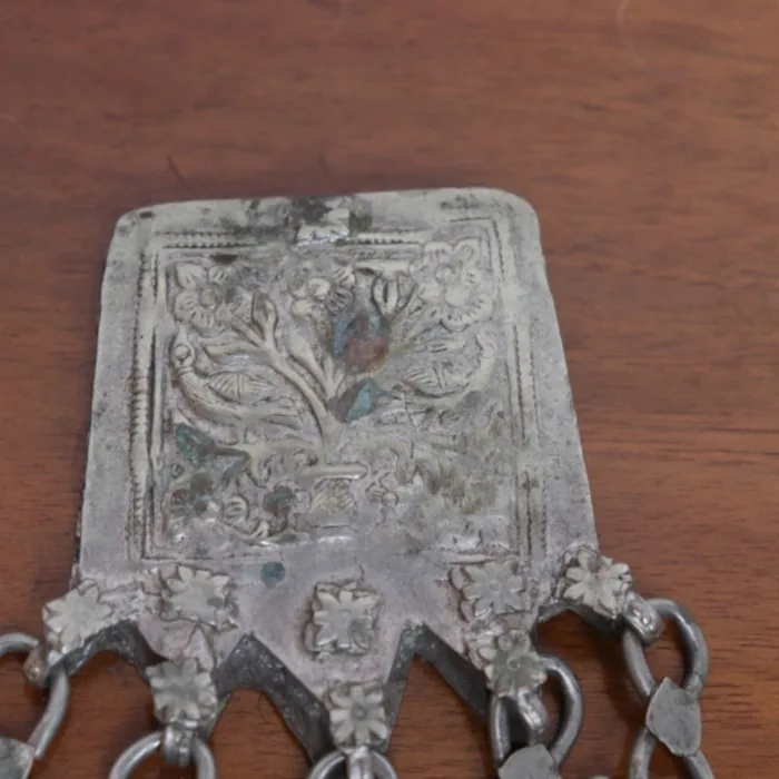 Exquisite Antique Silver Pendant – Timeless Grace - Image 3