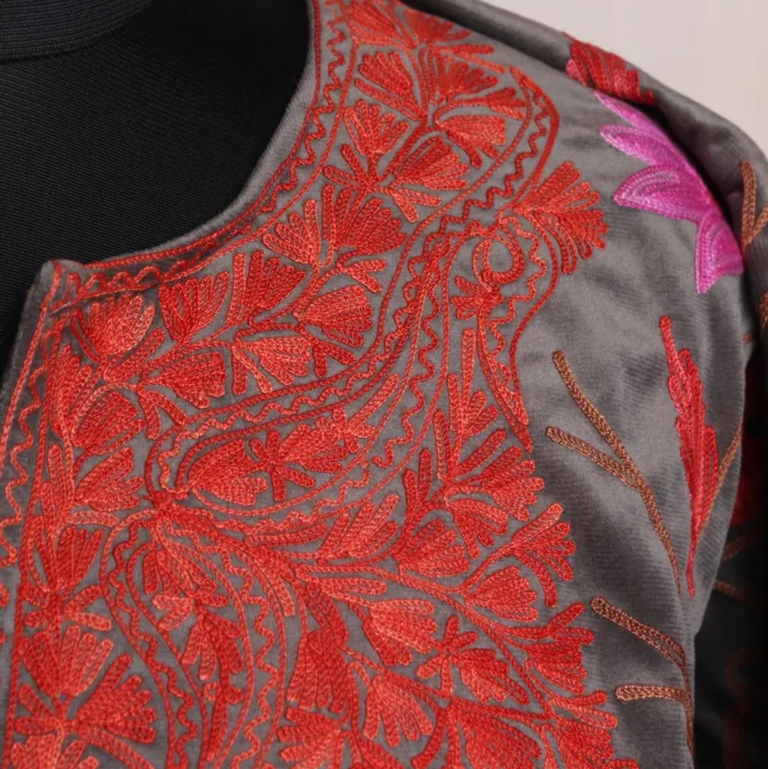Beautiful Grey Velvet Pheran With Red Jaal Aari Embroidery - Shaheen Collection - Image 3