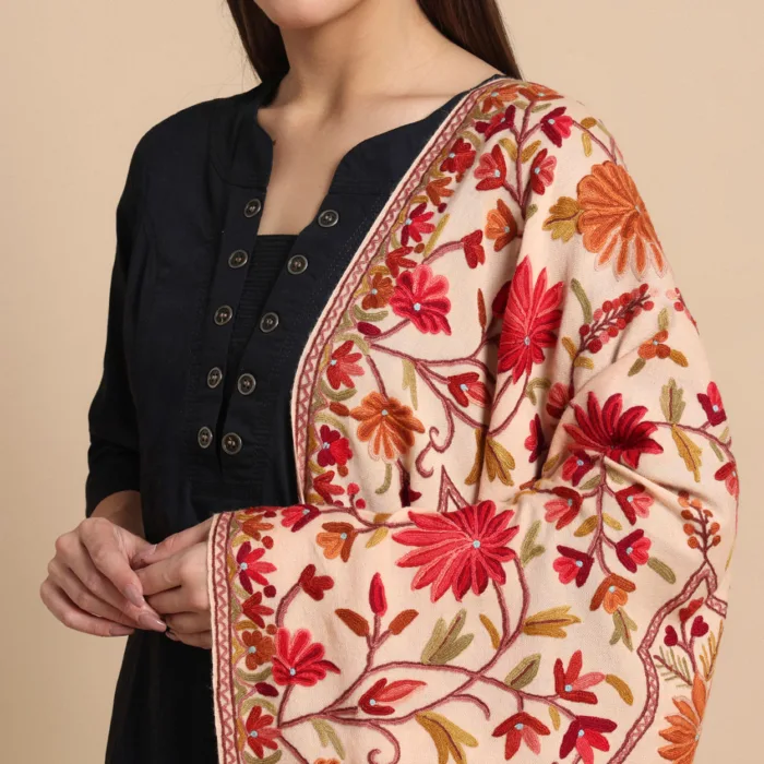 Light Peach Hand Aari Embroidered Pure Wool Stole – Kashmiri Craftsmanship - Image 4