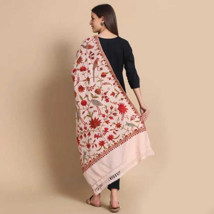 Misra Bano Light Peach Pink Aari Embroidered Wool Stole – Kashmiri Craftsmanship - Image 3