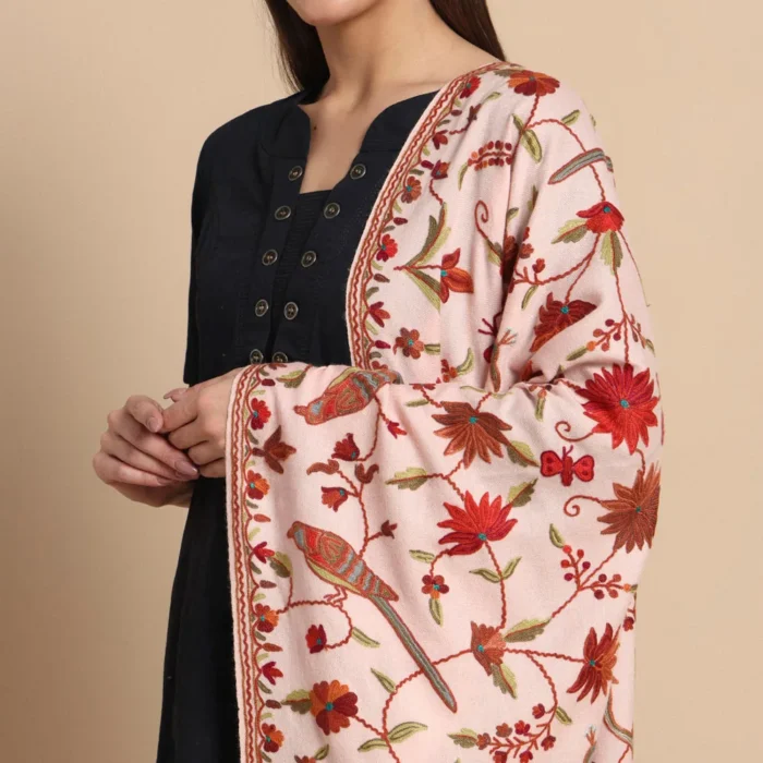 Misra Bano Light Peach Pink Aari Embroidered Wool Stole – Kashmiri Craftsmanship - Image 2