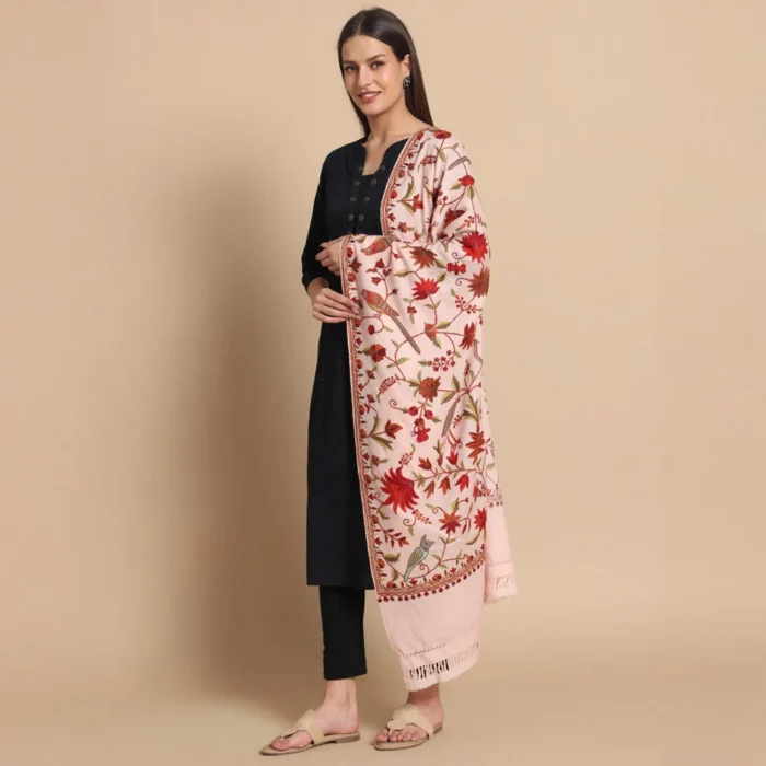 Misra Bano Light Peach Pink Aari Embroidered Wool Stole – Kashmiri Craftsmanship - Image 4