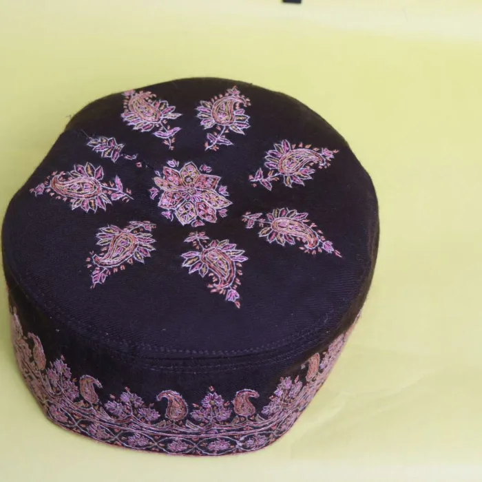 Stylish Brown Nawabi Pashmina Cap Showcasing Hand Sozni Craftsmanship - Image 3