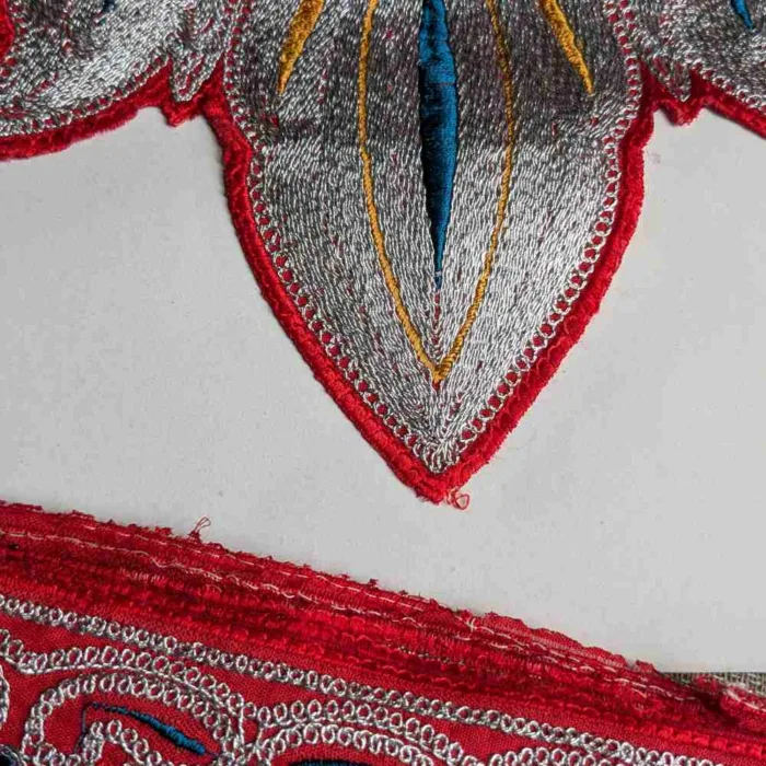 Red and Silver Chinar Tilla Neck Patch With Border Lace 3m - Image 2
