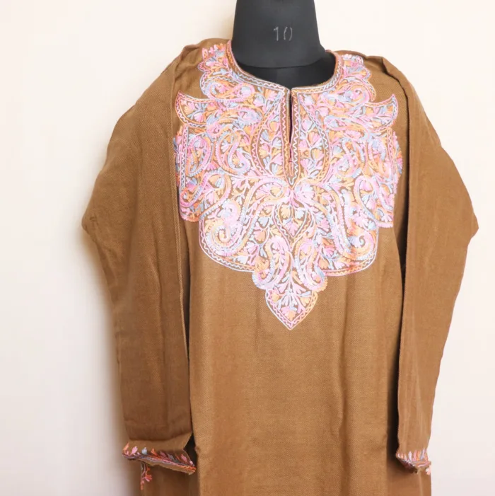 Beige Aari Designed Cashmilon Pheran | Zikar-E-Jazbaat Collection - Image 3