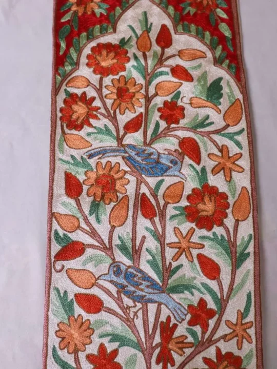 Beautiful Chain Stitch Runner on Dusoot Cotton with Silk Threads (6x1ft) - Image 5