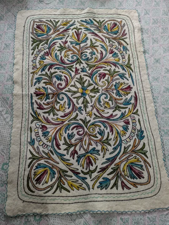 Beautiful Kashmiri Wool Namda with Floral Heart Artistic Aari Details (6.5 x 4)