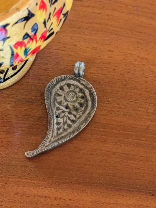 Antique Badaami Pendant with Detailed Metal Patterns | Regal Ornament