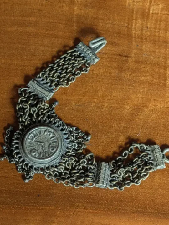 Vintage Bracelet with Classic Watch Design | Heritage Ornament