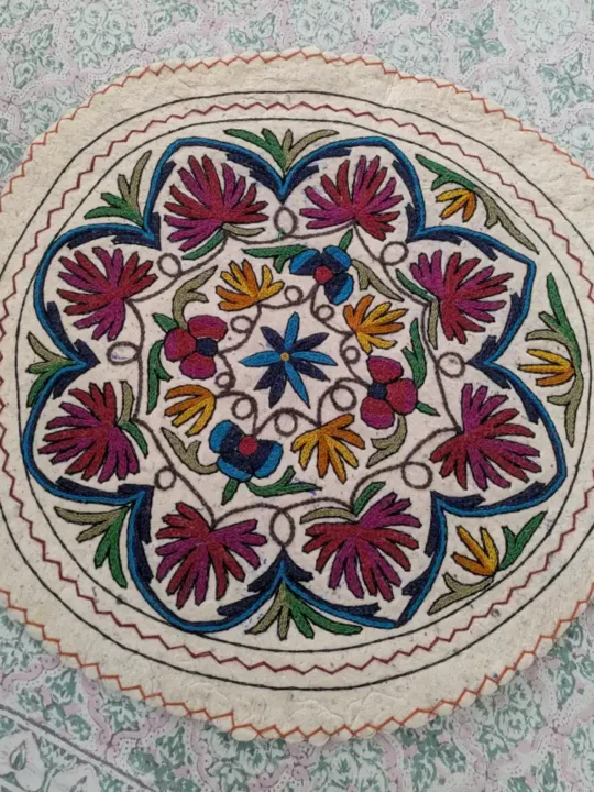 Kashmiri Maroon Chinari Circular Namda Featuring Hand Aari Designs (3 ft)