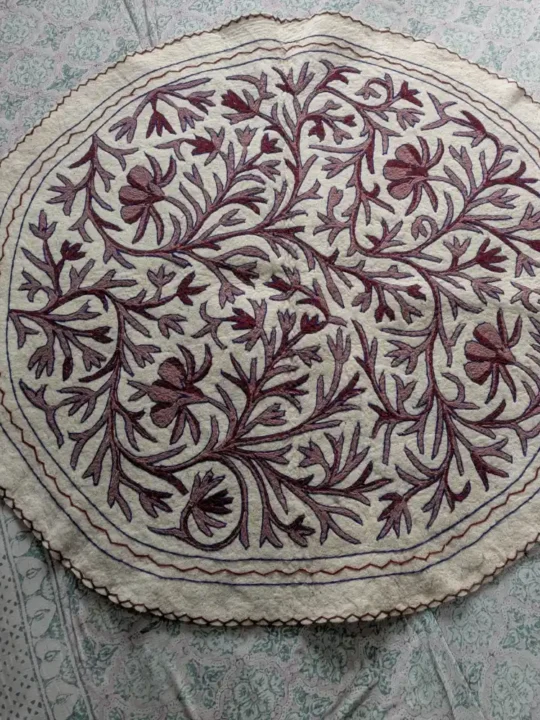 Artistic Wool Namda in Circular Shape with Maroon Dual Shade Aari Embroidery (5 ft)
