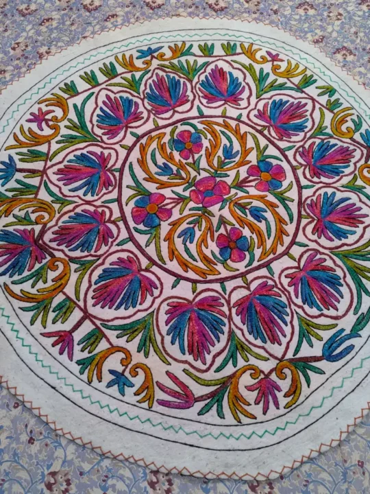 Unique Kashmiri Round Badaami Namda Made with Wool and Aari Embroidery (5 ft)