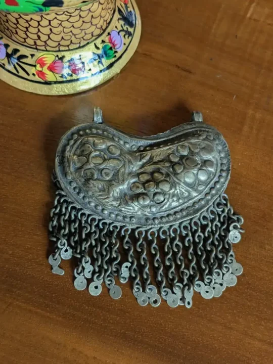 Vintage Kashmiri Pendant with Detailed Filigree Work | Classic Style