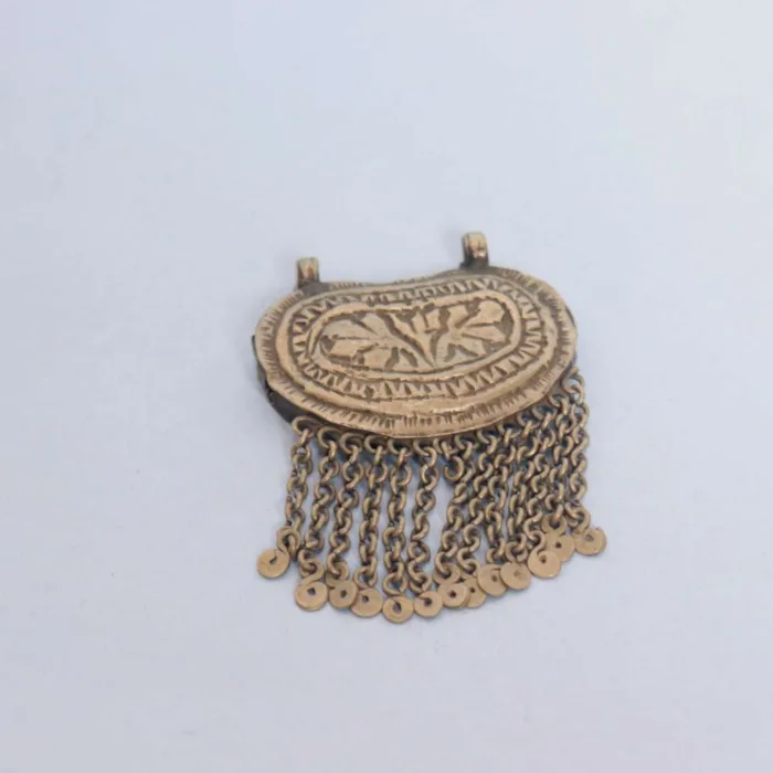 Vintage Kashmiri Pendent with Ornamental Leaf Details | Heritage Craft - Image 4