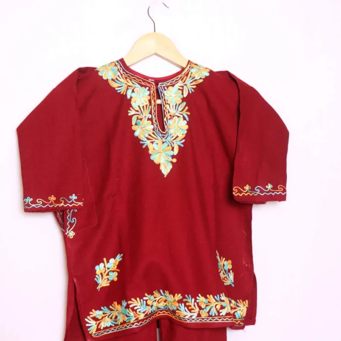 Maroon Cashmilon Kids Pheran Set with Aari Work - Wazir Bagh Collection (3-4y) - Image 2