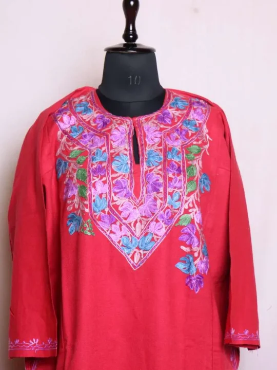 Sophisticated Magenta Pinkish Cashmilon Fabric Pheran | Phiran with Aari Embroidery - Nowhatta Collection