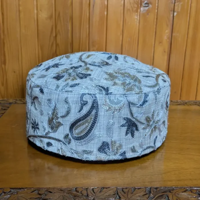 Bagh-i-Naseem Toosha Grey Check Aari Embroidered Cap