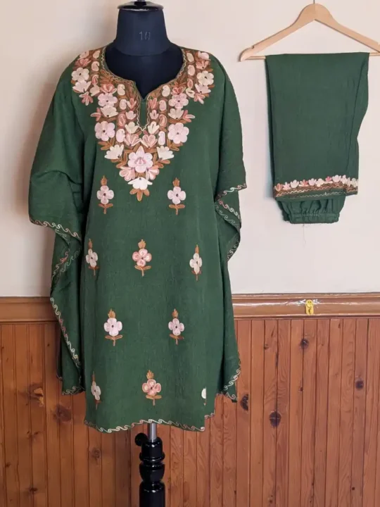 Beautiful Green Cotton Kaftan Set from Kashmir with Trouser - Nowhatta Collection