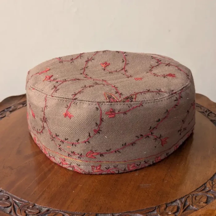 Qazi Zainul Abideen Brown Sozni Toosha Cap in Akh Border | Classic Ramadan Style