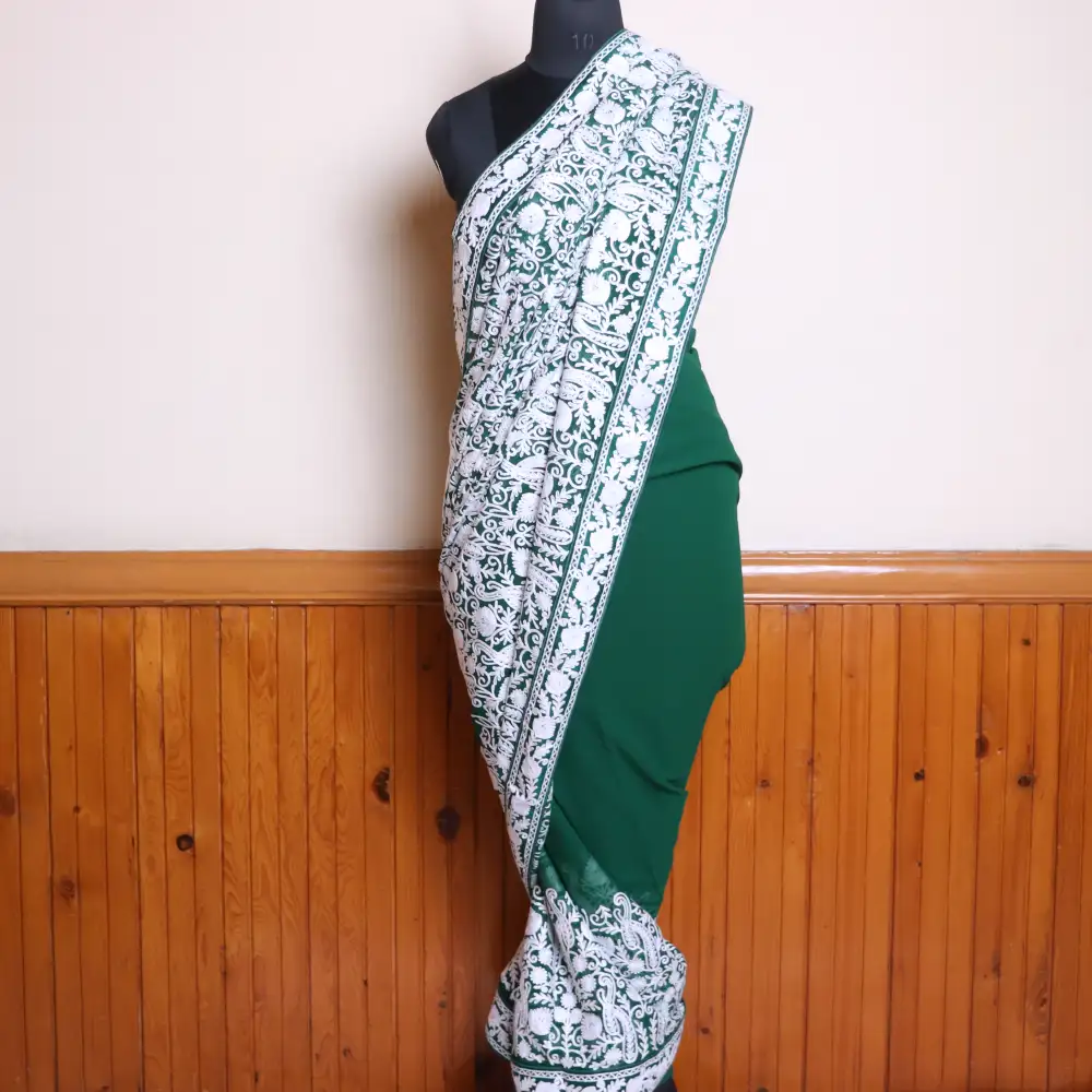 Green Kashmiri Georgette Saree With Jaal Aari Embroidery - Dal Jheel ...