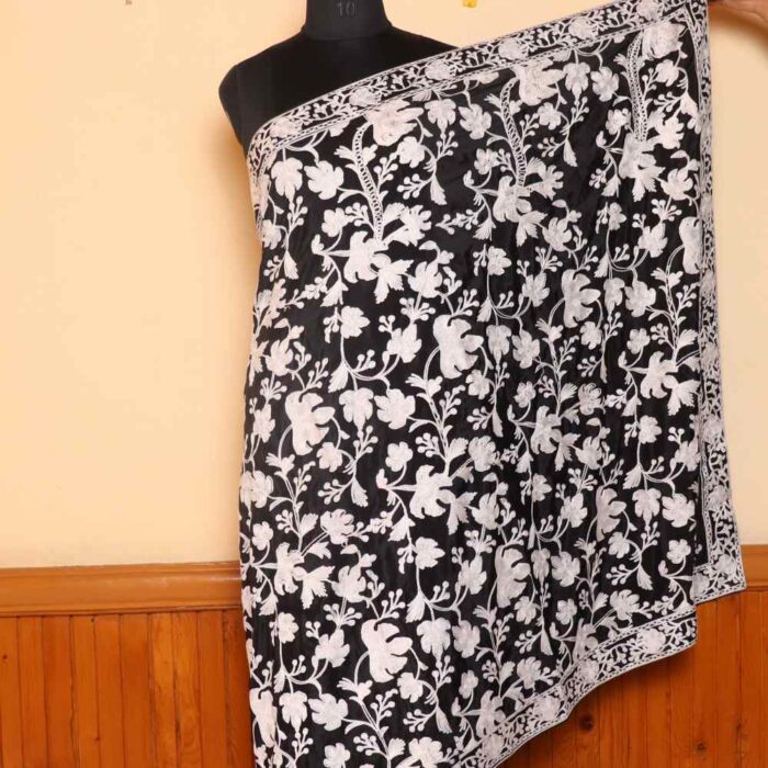Black Kashmiri Crepe Chinar Jaal Saree | Lal Bazaar Collection - Image 5