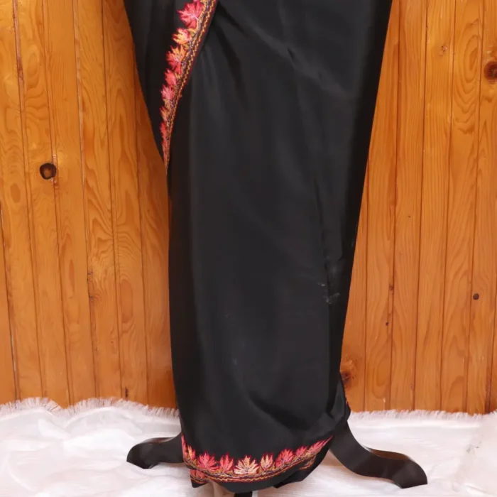 Sozni Saree Black Chinari Hand Paper Machie Work from Kashmir - Image 10