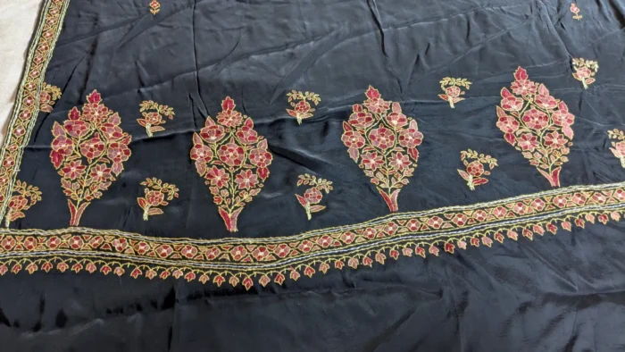 Black Authentic Hand Sozni Paper Machie Work Saree - Image 8